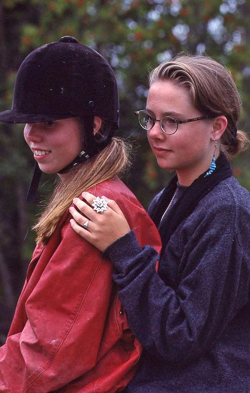 WT 3300 368-34 Norway Benedikte and Ellen Johanne Narum Aug-1992.jpg